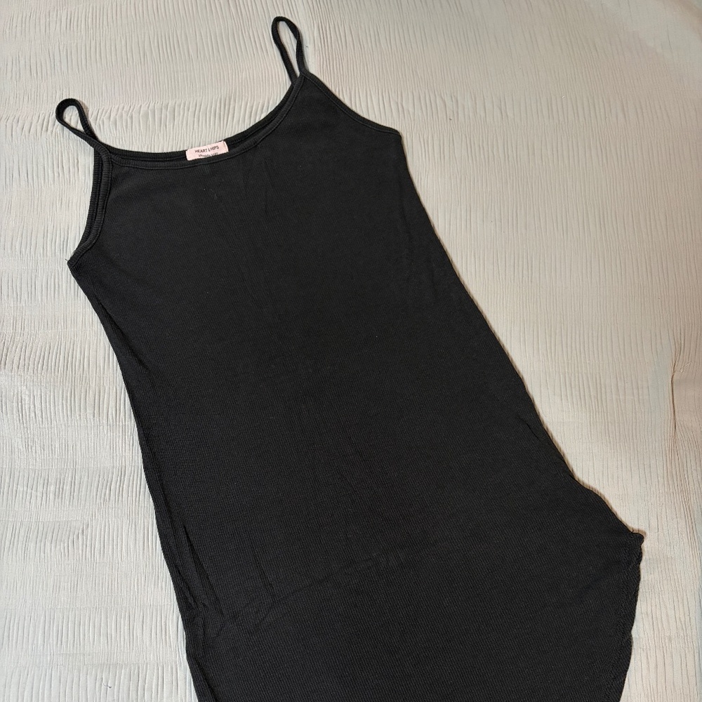black ribbed dress